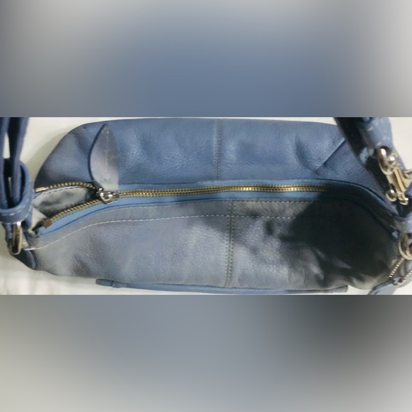 Coach women’s shoulder leather bag four pockets blue. 14”X 12” - Picture 7 of 9